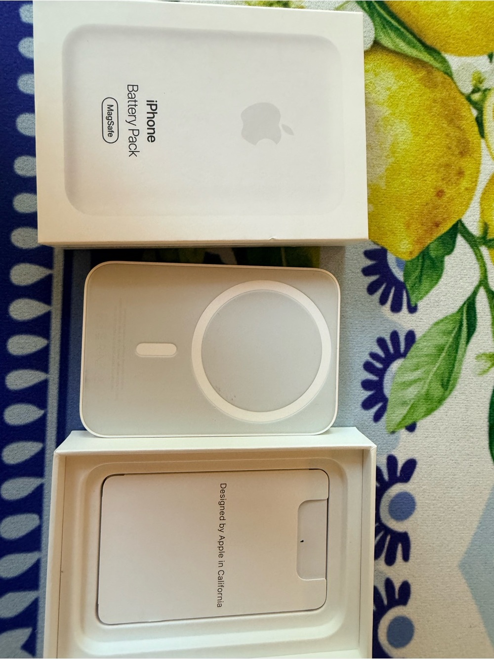 Apple IPhone Battery Pack. MagSafe MJWY3AM/A EUC model A2384 - Picture 8 of 13